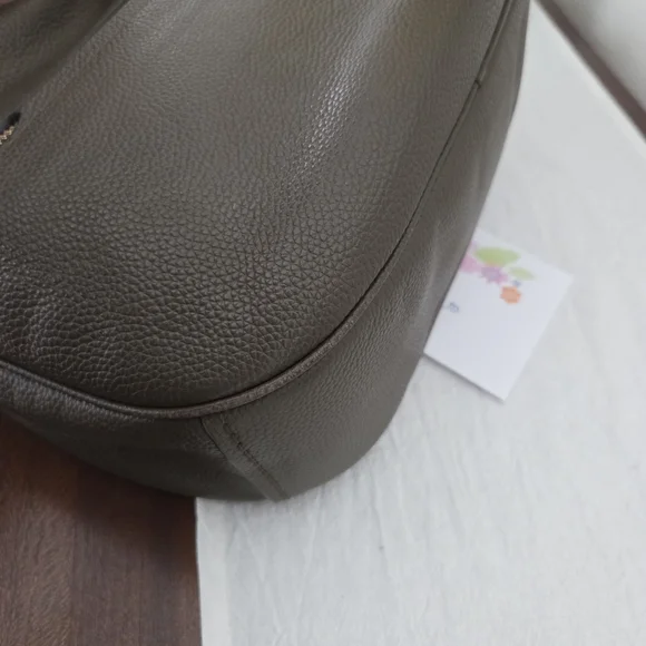 Coach Sutton Hobo Color: Moss Olive Green - Picture 7 of 9